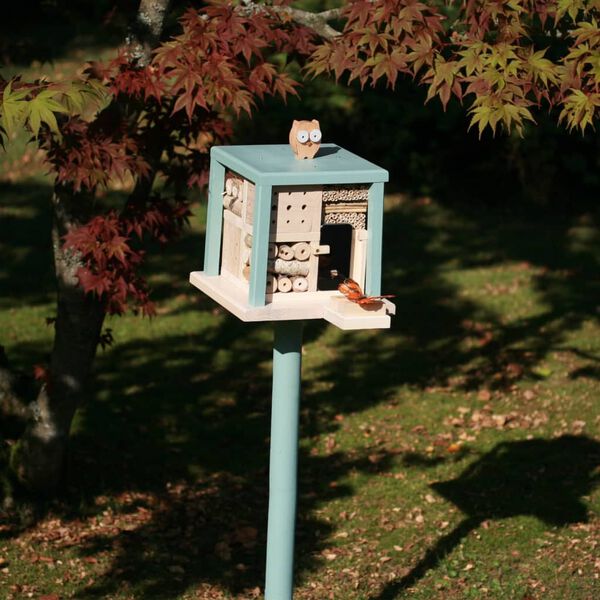 LUXUS-INSEKTENHOTELS Insectenhotel met standaard Cube Friendly Owl Inn