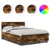 vidaXL Bedframe met hoofdeinde Gerookt eiken 140 x 200 cm Bewerkt hout