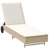 vidaXL Ligbed met wielen en kussen poly rattan beige