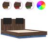 vidaXL Bedframe met hoofdeinde en LED bruin eikenkleur 135x190 cm