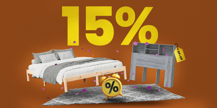 Banner met een houten bed met label Op=Op, nachtkastje, vloerkleed en wekker met grote gele tekst “15%”.